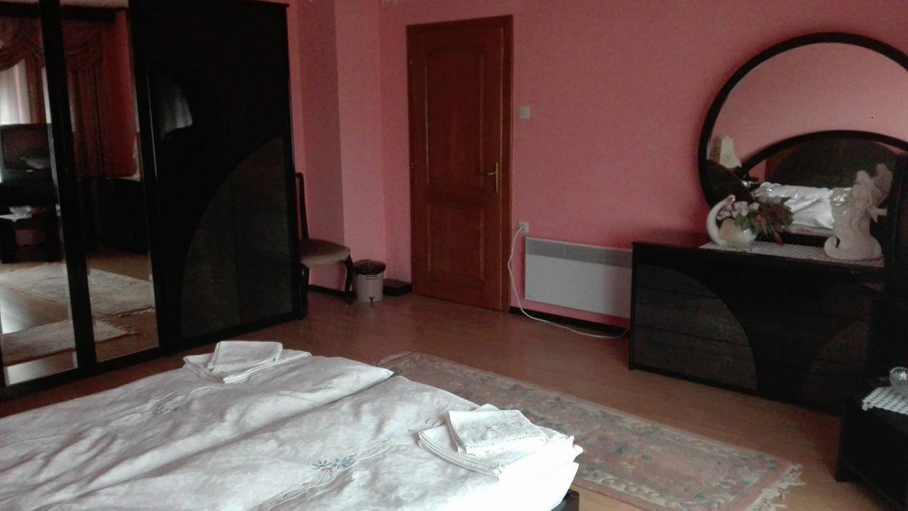 Domacinstvo Opavski Backi Petrovac Εξωτερικό φωτογραφία